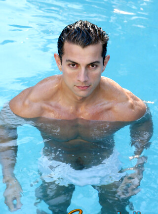 Hot muscle athlete Josh Curtis outdoor