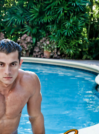 Hot muscle athlete Josh Curtis outdoor