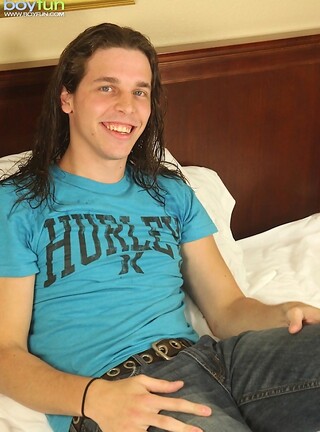 Pretty boy Henry Sparks busts a big nut.